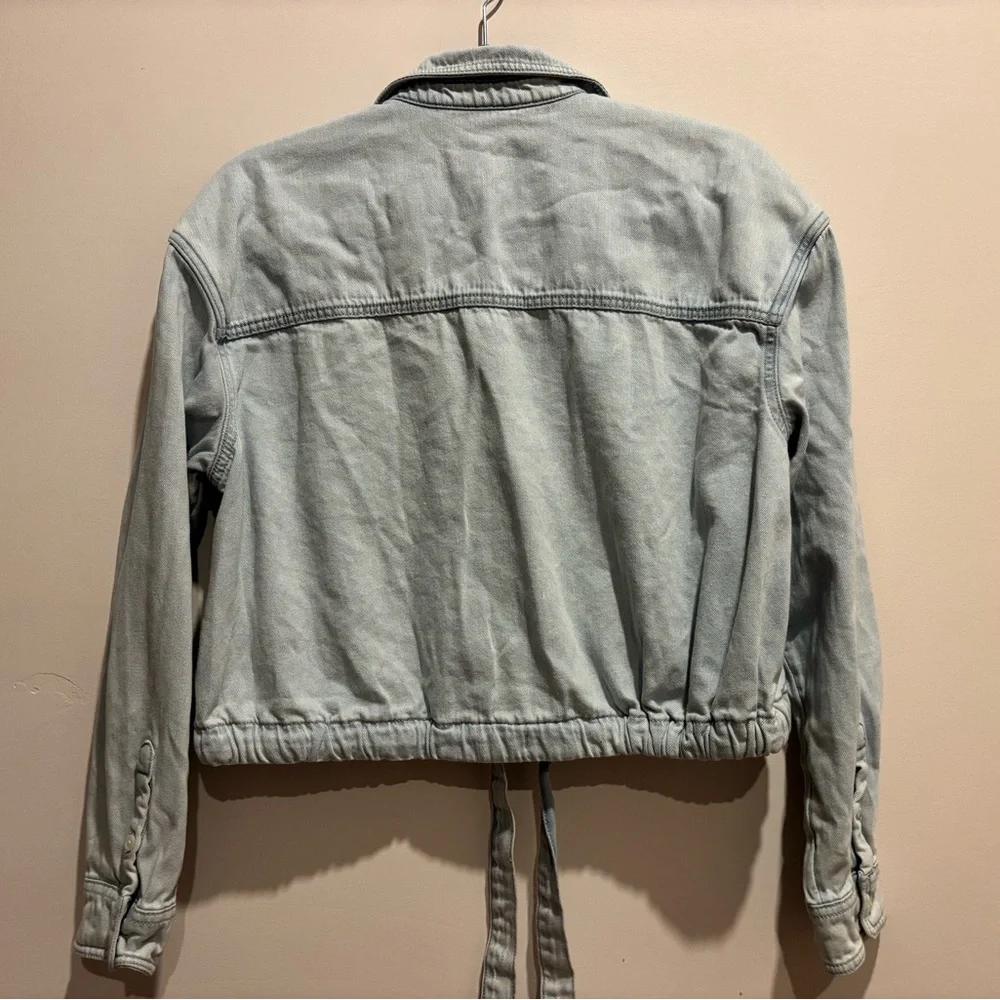 Universal Thread Light Wash Jean Jacket - Picture 2 of 5